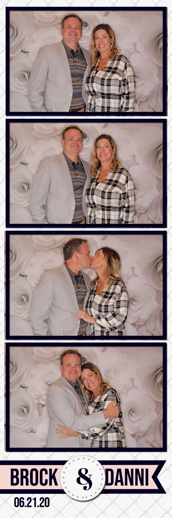 Danni and Brock’s Wedding | View more photos from the event at gallery.photoboothbillings.com/u/PhotoBoothBillings/Danni-and-Brock’s-Wedding